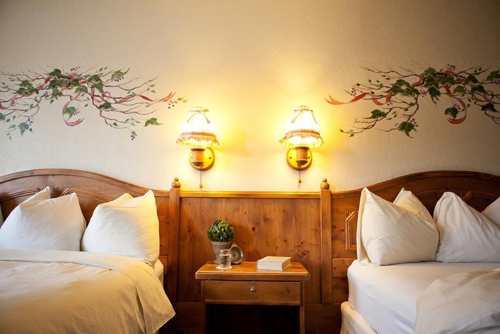 Enzian Inn Leavenworth Bagian luar foto